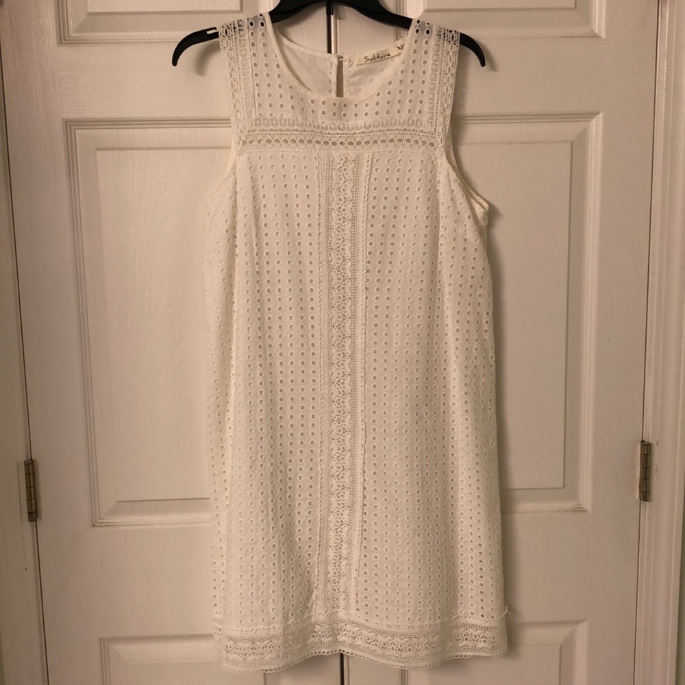Solitaire white dress